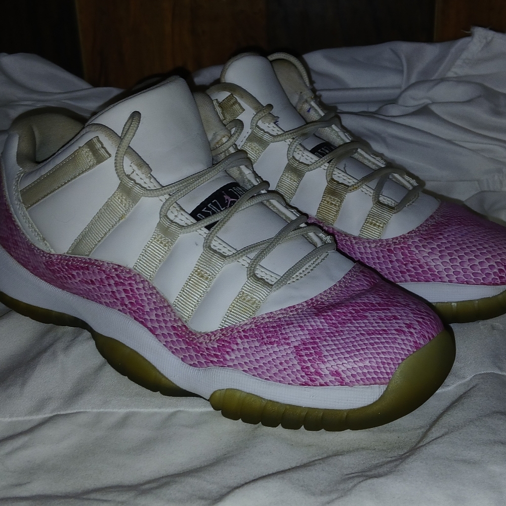 NIKE JORDAN 11 LOW PINK SNAKESKIN 2013 RELEASE